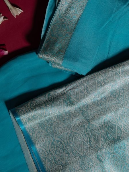 Brocade-suit